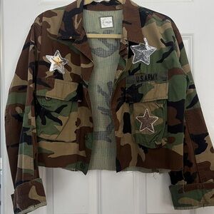 Solstice Sky cropped army camo shirt /jacket ⭐️